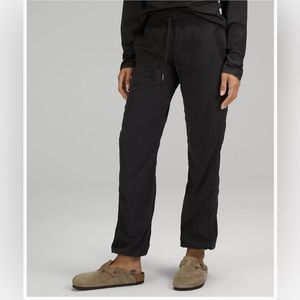 Lululemon Athletica Dance Studio Mid-Rise full Length Pant, Size 8, Black
